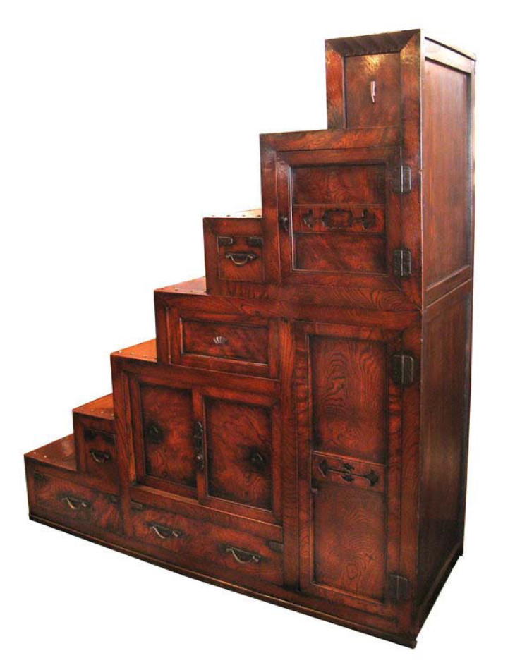 stepped chest