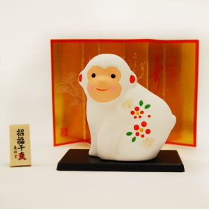 moneky-with-screen-Museum-Store
